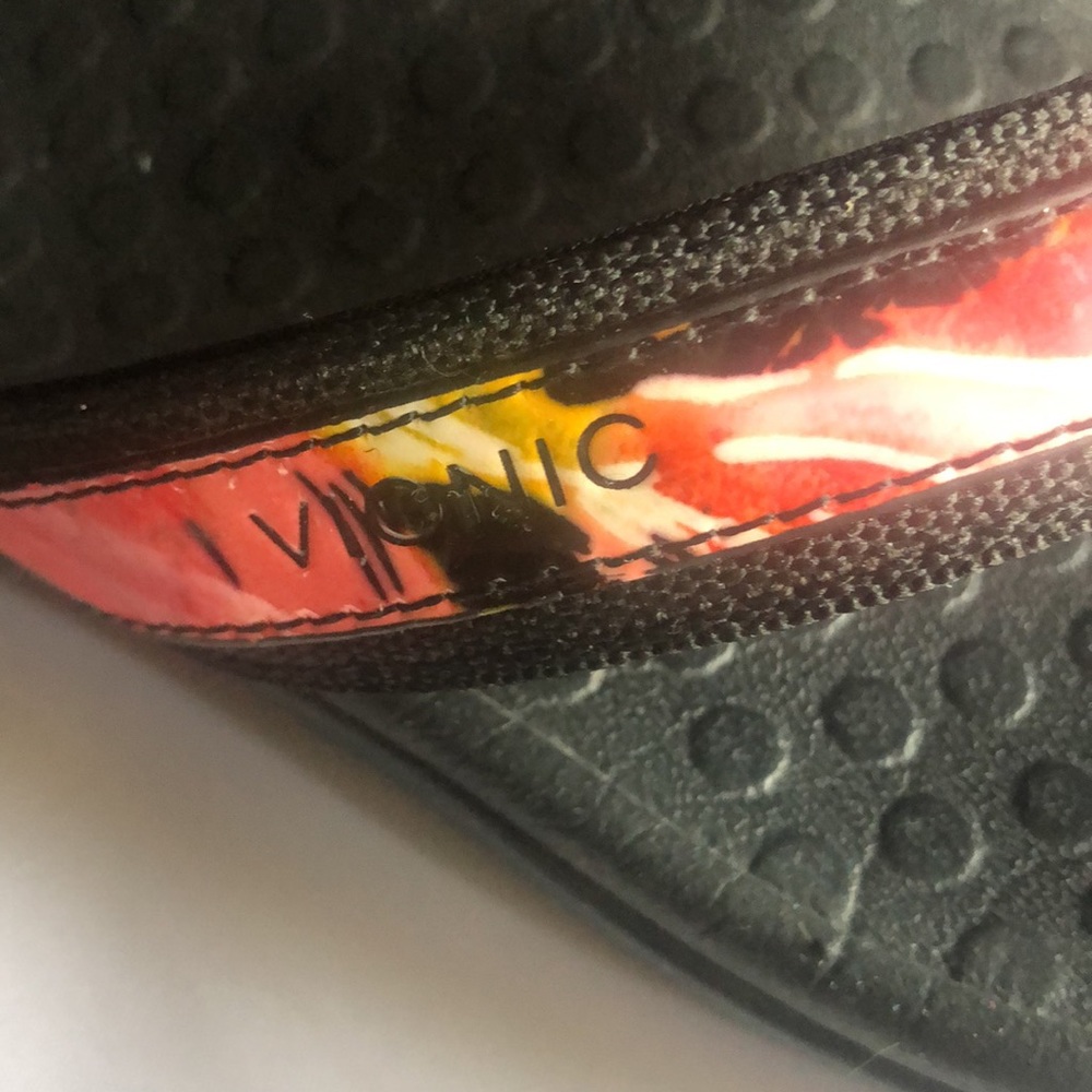 Vionic Flip Flops - Picture 2 of 10
